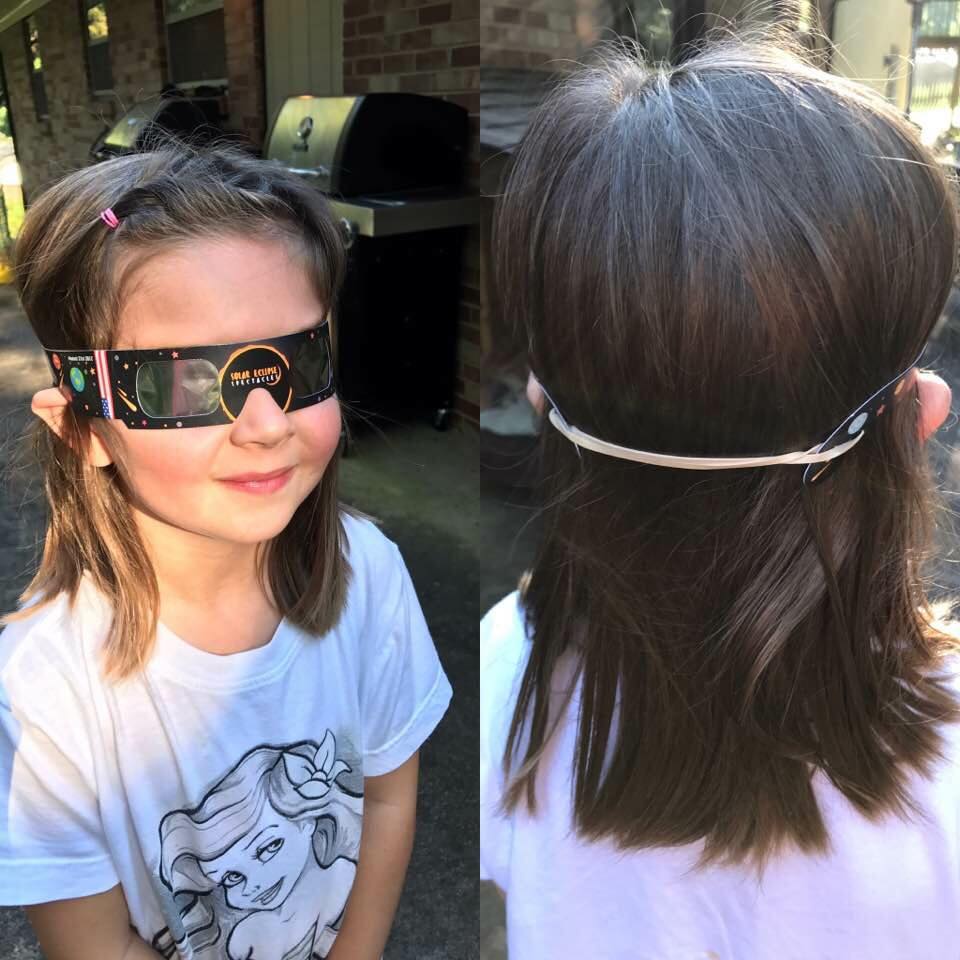 2 photos show how a rubber band can tighten up the fit for kids with solar eclipse glasses